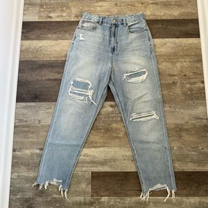AMERICAN EAGLE curvy mom jeans
